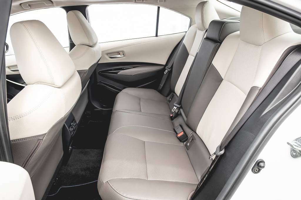 09_COROLLA_2024_1FLP3908 Toyota Corolla Altis Premium Hybrid 2024