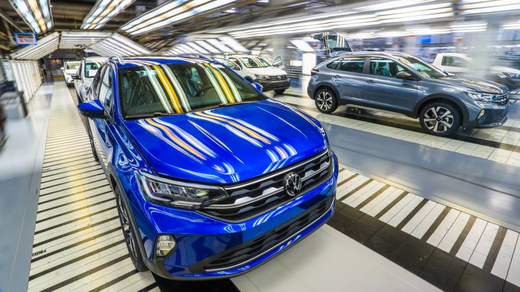 VW investe R$ 9 bi para ter SUV, picape e mais 16 lançamentos até 2028