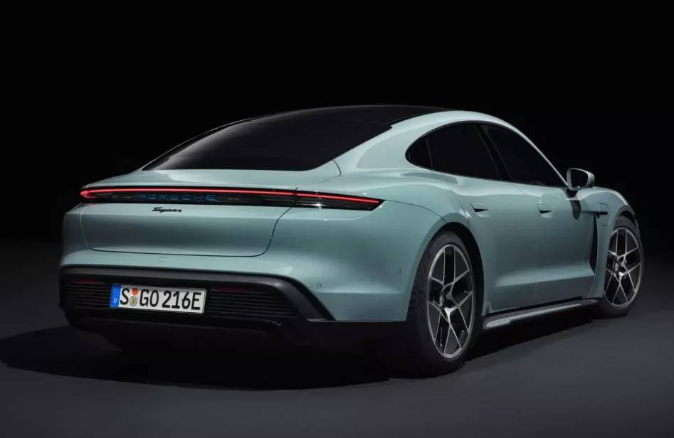 2025-Porsche-Taycan-7-1536×1152 2025-Porsche-Taycan-7-1536x1152