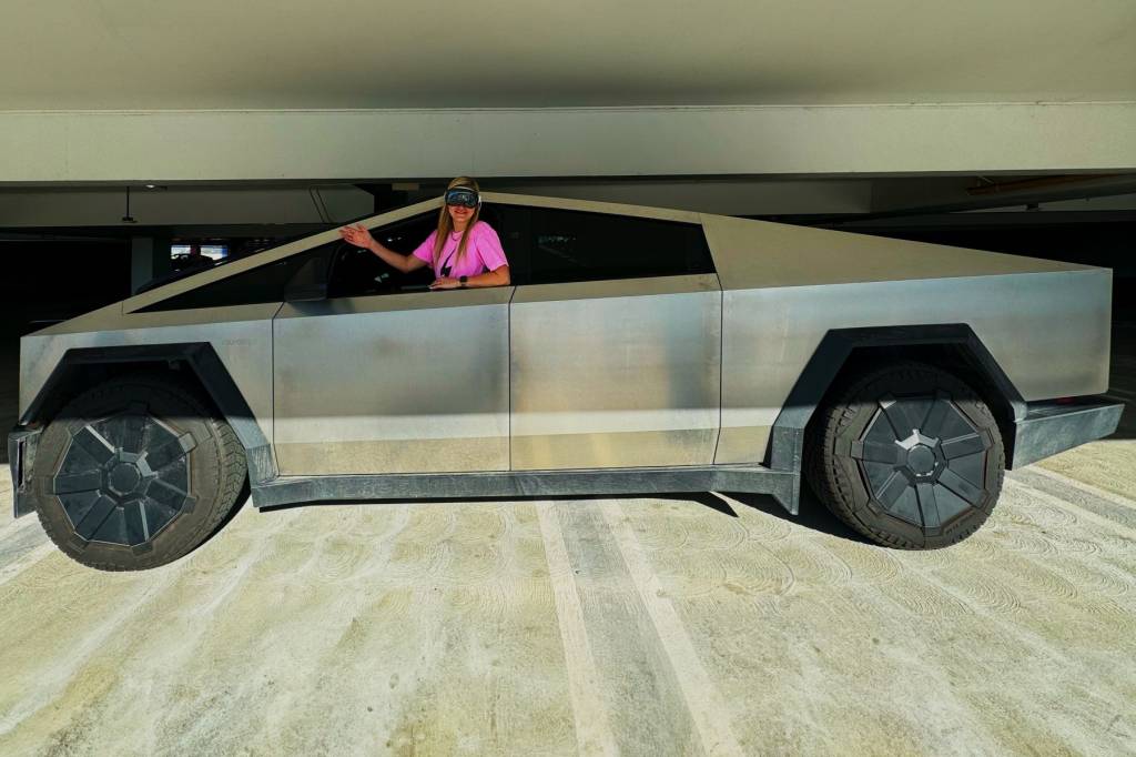 Posso dirigir usando um Apple Vision Pro? Nessas condições, pode sim