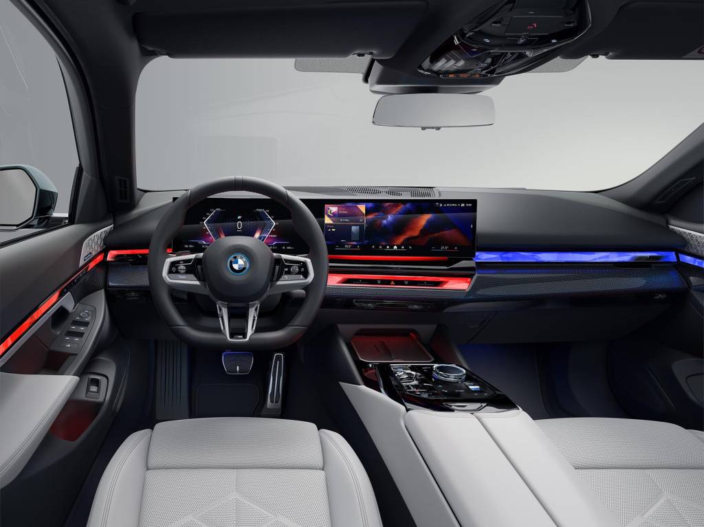 bmw_i5_touring_7 bmw_i5_edrive40_touring_m_sport