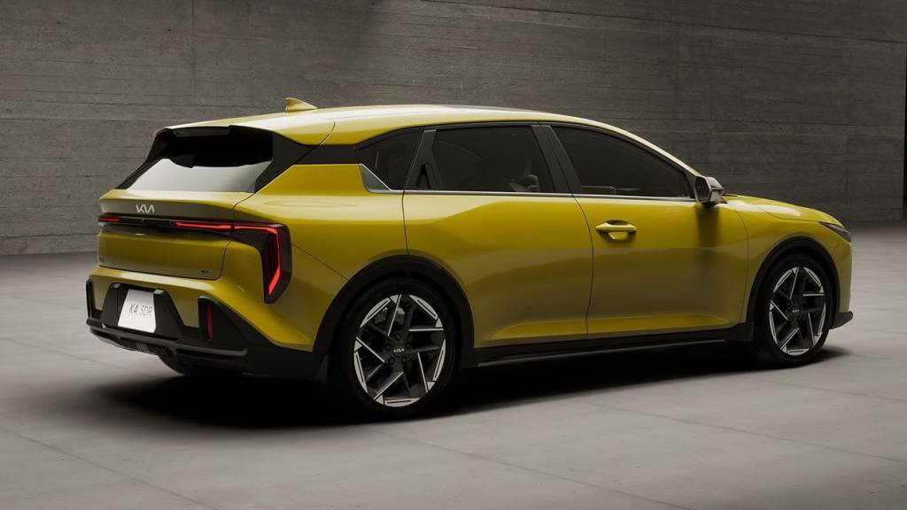 2025-kia-k4-hatchback-rear-three-quarters-2-660461e6d70db 2025-kia-k4-hatchback-rear-three-quarters