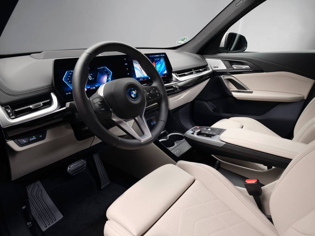 P90520695_highRes_the-all-new-bmw-ix1- BMW iX1
