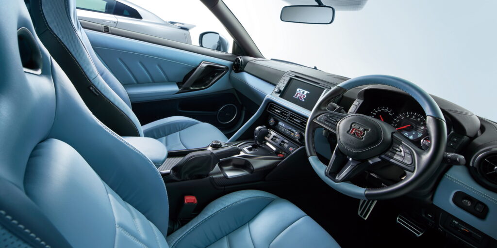 https___www.carscoops.com_wp-content_uploads_2024_03_2025-Nissan-GT-R-Interior-1-1024×512 Nissan GTR 2025