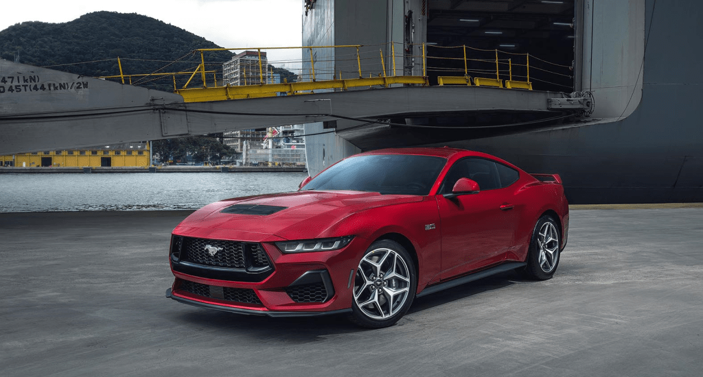 Novo Ford Mustang GT Performance começa a desembarcar no Brasil