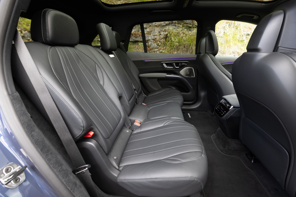 mercedes-benz_eqs_suv_580_4matic_amg_line_834 Mercedes-Benz EQS SUV 450+