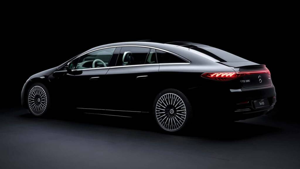 2025-mercedes-eqs (2) 2025-mercedes-eqs