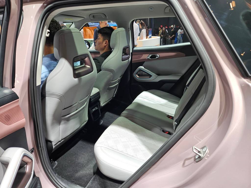 BYD Yuan Pro 2025 (5) BYD Yuan Pro 2025