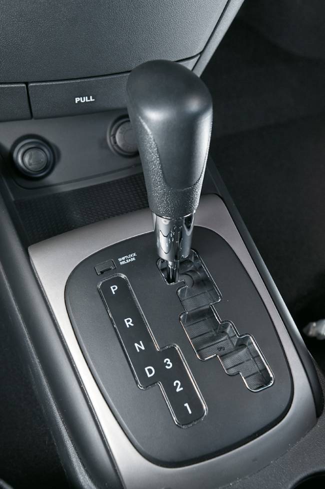Comparativo Câmbio do i30, modelo 2009 da Hyundai, durante teste comparativo da revista Quatro Rodas.