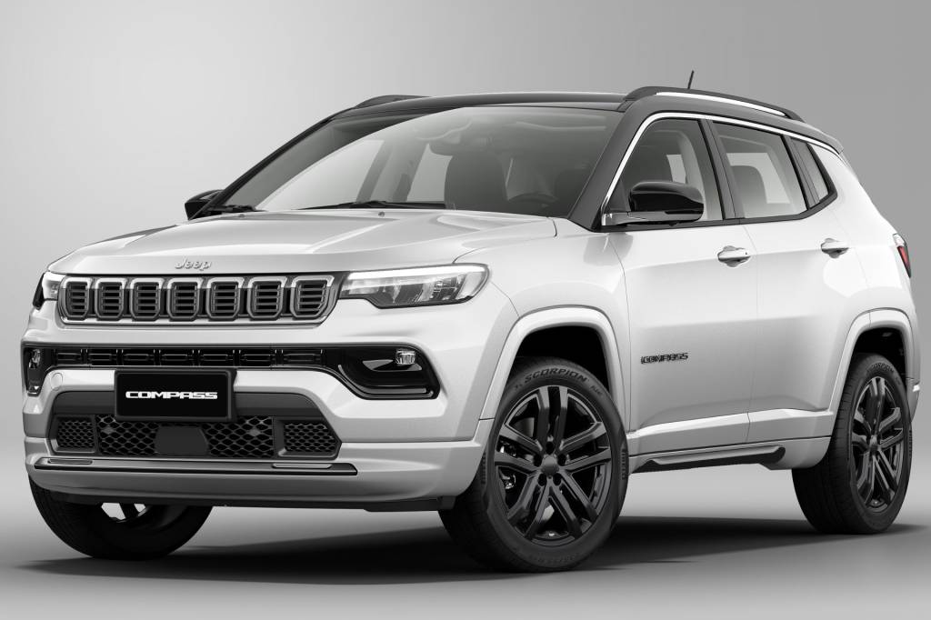 Jeep Compass Overland é a outra versão que traz motor 2.0 turbo a gasolina