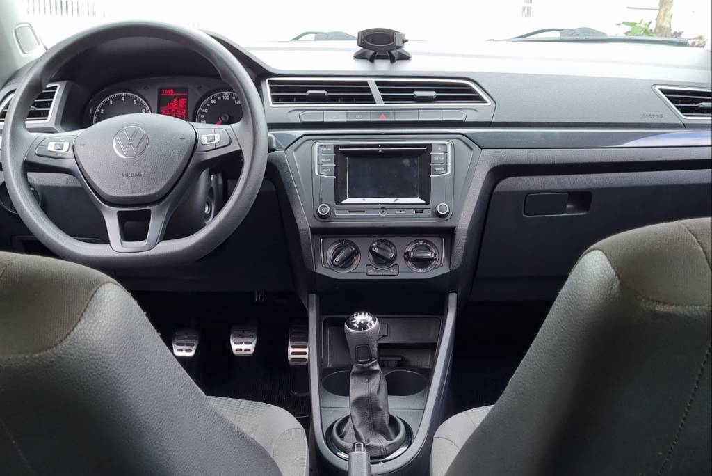 WhatsApp Image 2024-04-18 at 12.08.59 Volkswagen Gol com frente de Saveiro 2024