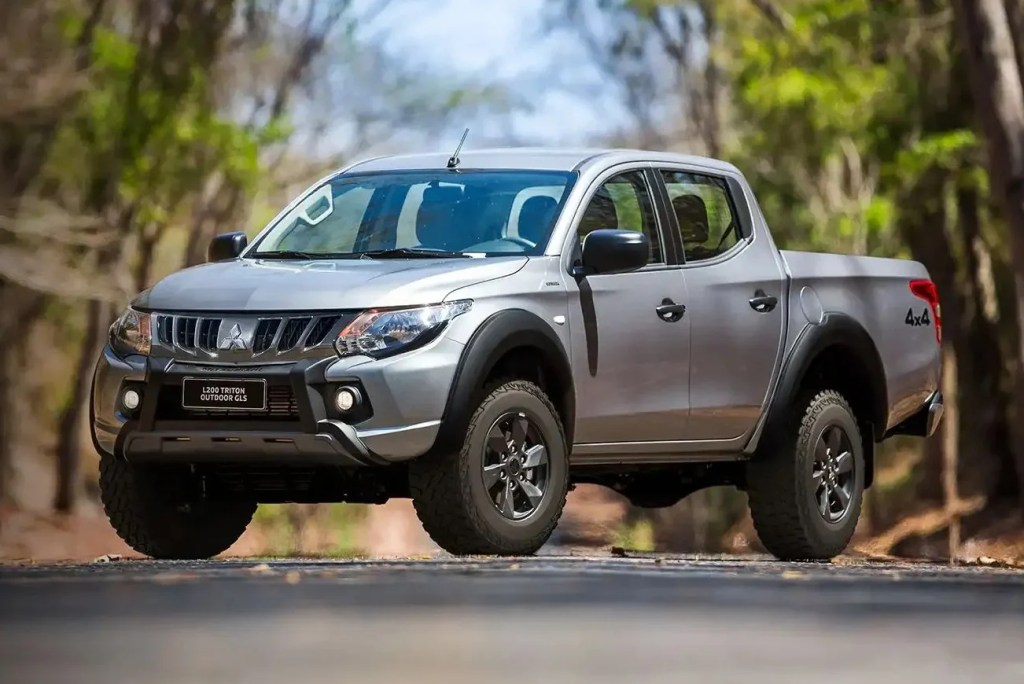 Mitsubishi L200 Triton Outdoor