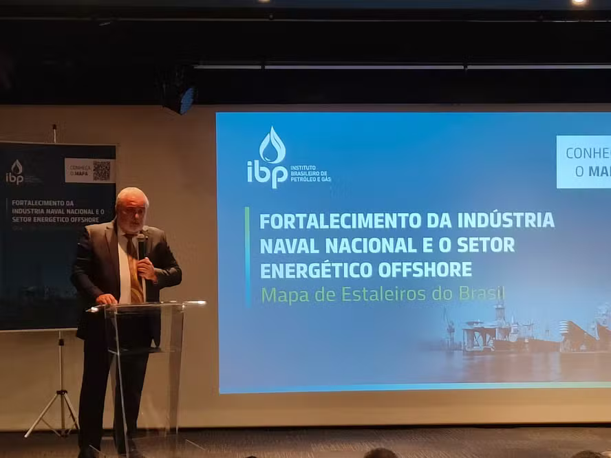 whatsapp-image-2024-04-18-at-10.04.40 Jean Paul Prates, presidente da Petrobras, participa de evento sobre o setor naval, no Centro do Rio de Janeiro.