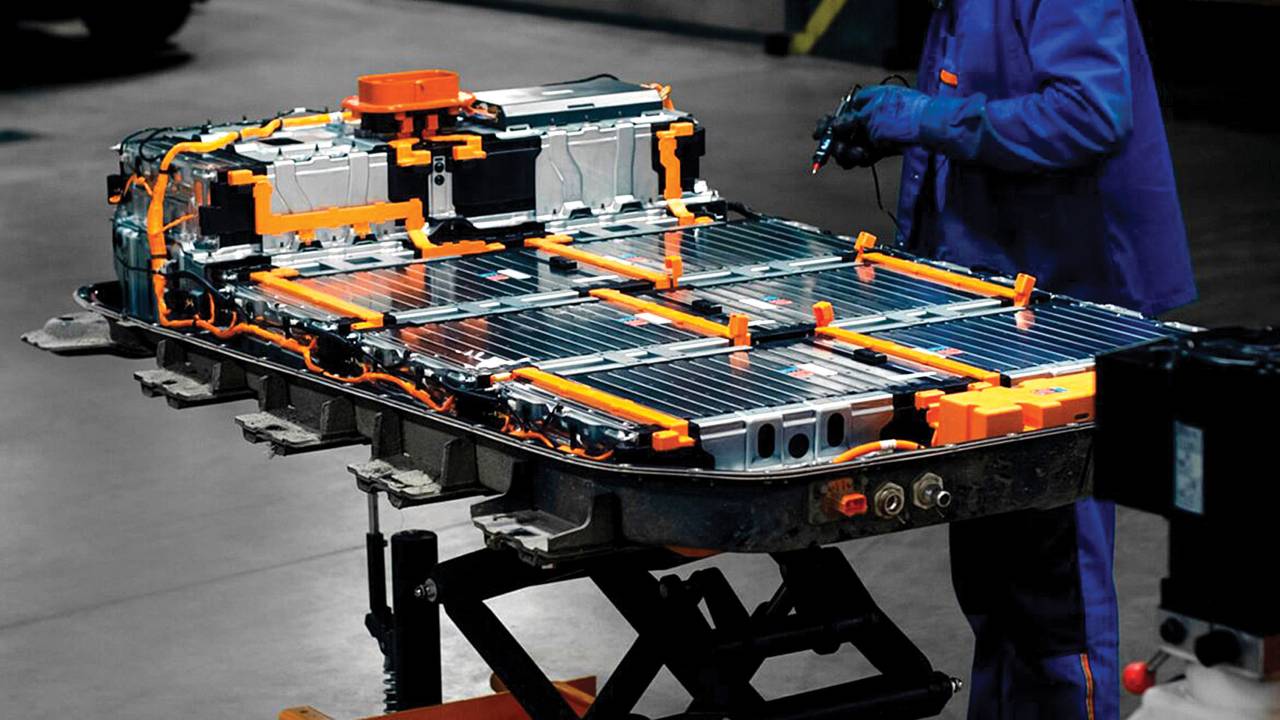 Auto,Mechanic,Diagnosing,Electric,Car,Battery