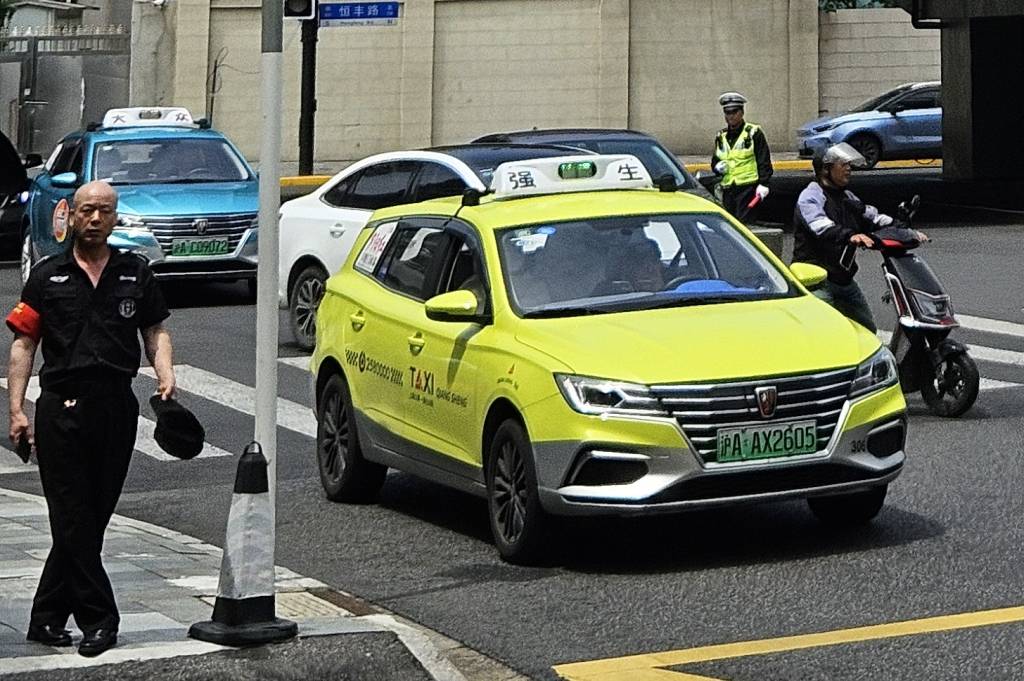 roewe como táxi em xangai Carros da Roewe são os mais usados como táxi em Xangai, China