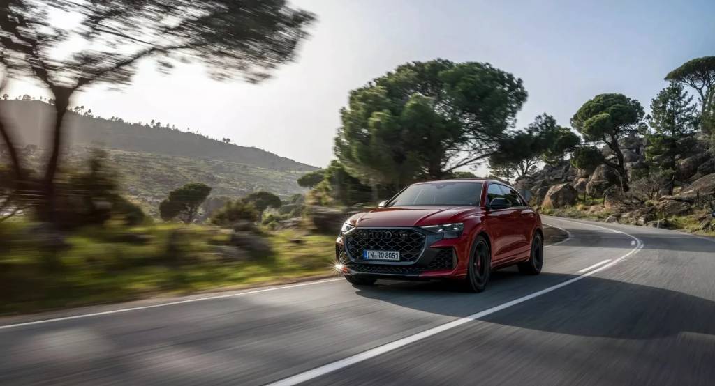 2025-Audi-RS-Q8-32 Audi RS Q8