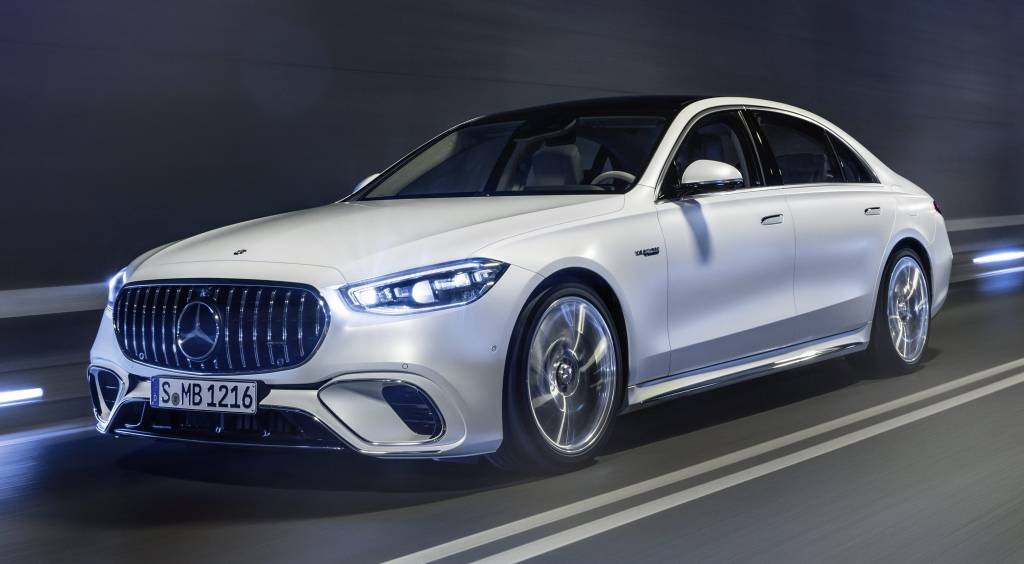Der neue Mercedes-AMG S 63 E PERFORMANCE (2022), MANUFAKTUR kaschmirweiß magnoThe new Mercedes-AMG S 63 E PERFORMANCE (2022), MANUFAKTUR cashmere white magno Mercedes-AMG GT 63 S E PERFORMANCE