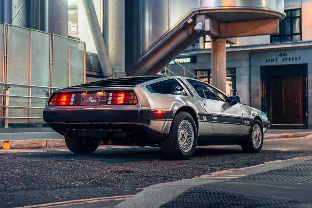 DMC-12 DeLorean