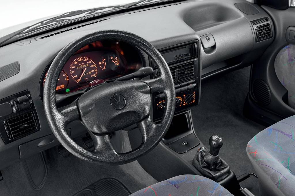 Gol GLi modelo 1995, da Volkswagen, automóvel testado pela revista Quatro Rodas (4)