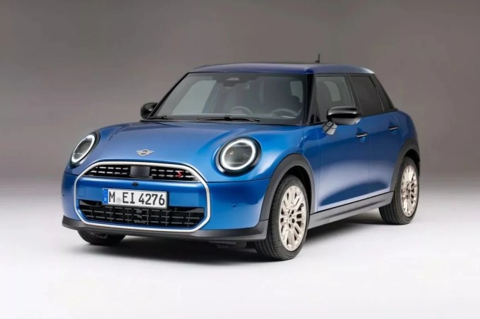 Mini-Cooper-5-Door-1-1536×1024