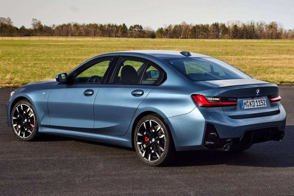Novo BMW Série 3 2025 (8) Novo BMW Série 3 2025 (8)