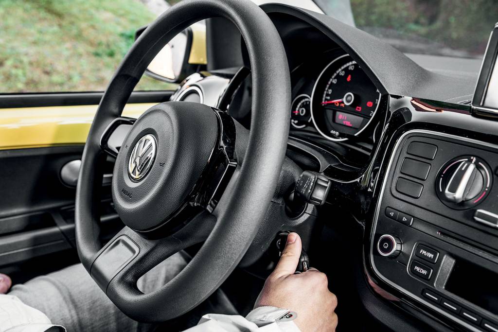 Por que carros modernos com etanol ainda demoram para ligar no frio?