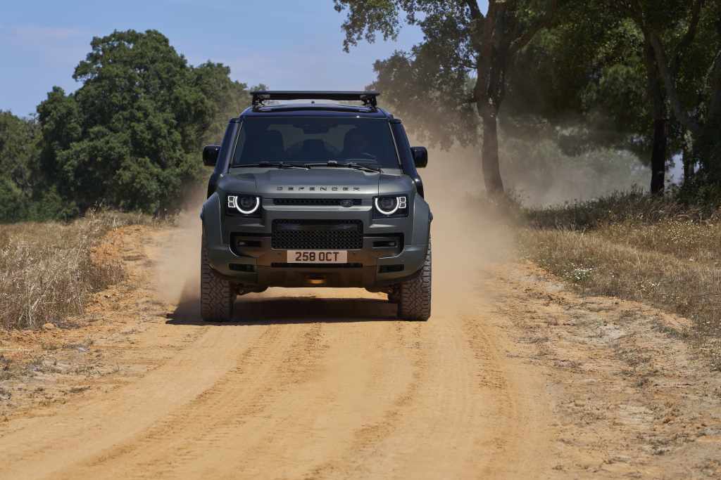 DEF_OCTA_25MY_DYNAMIC_11 (1) Land Rover Defender Octa