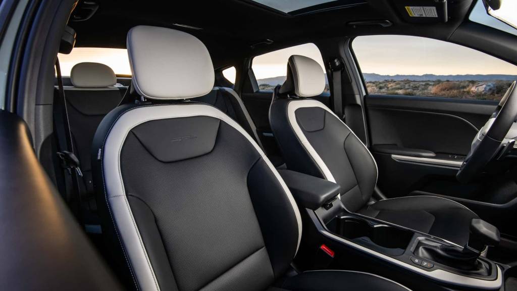 2025-kia-k4-interior (2) Kia K4