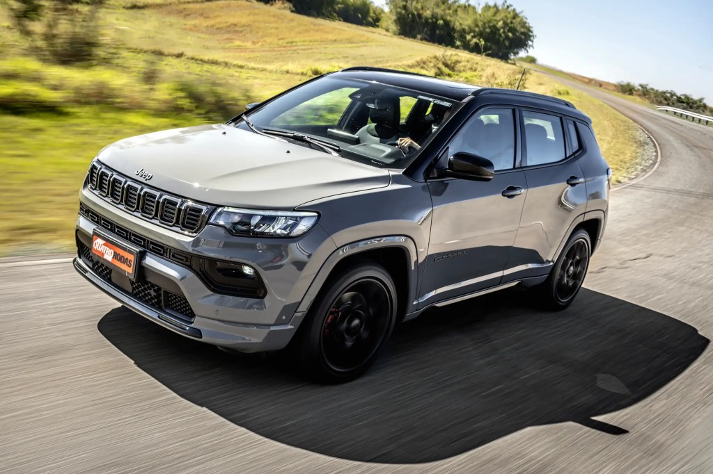 Carros mais vendidos em outubro: VW Polo lidera e Jeep Compass salva liderança