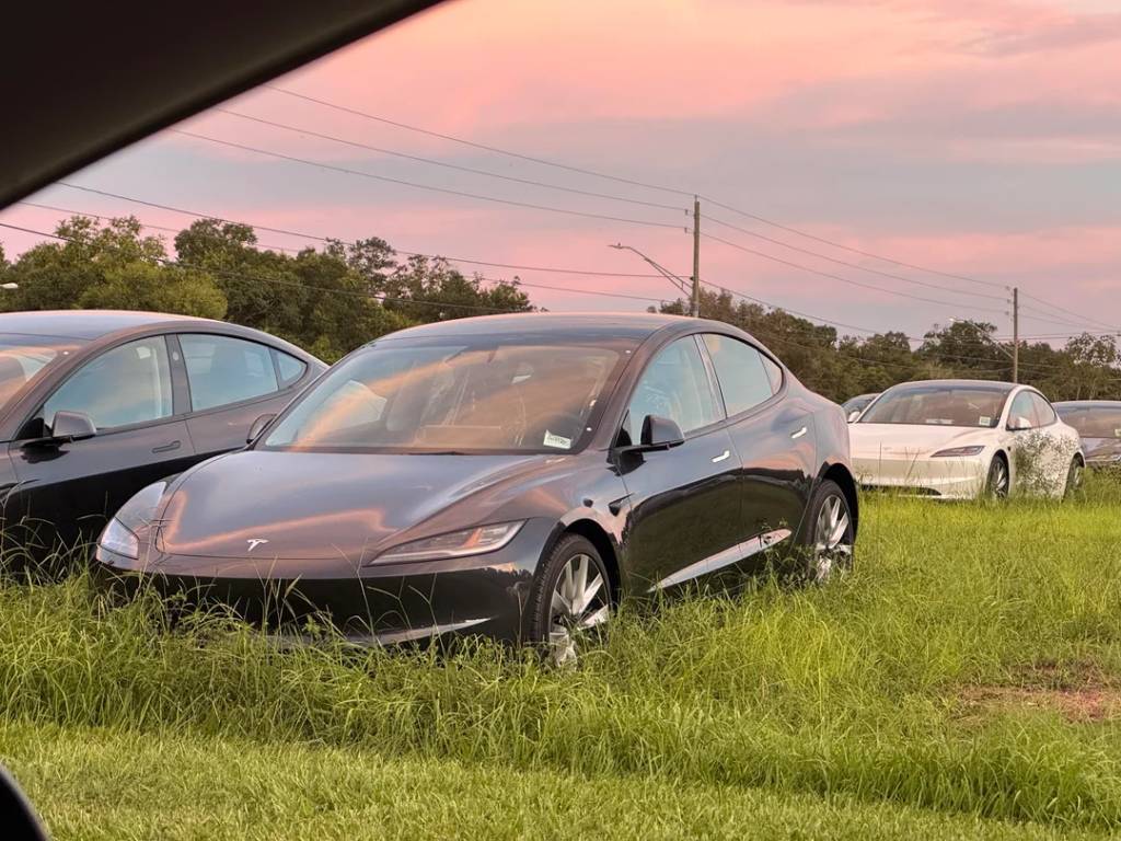 Teslas abandonados nos EUA