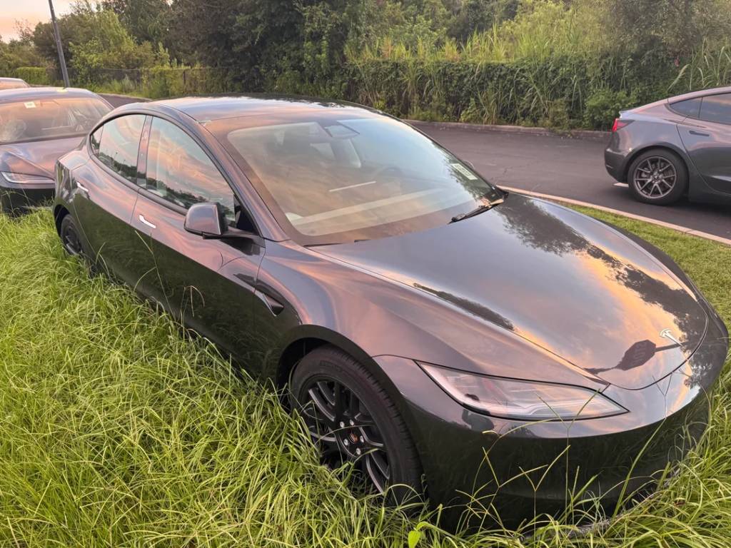 Teslas abandonados nos EUA