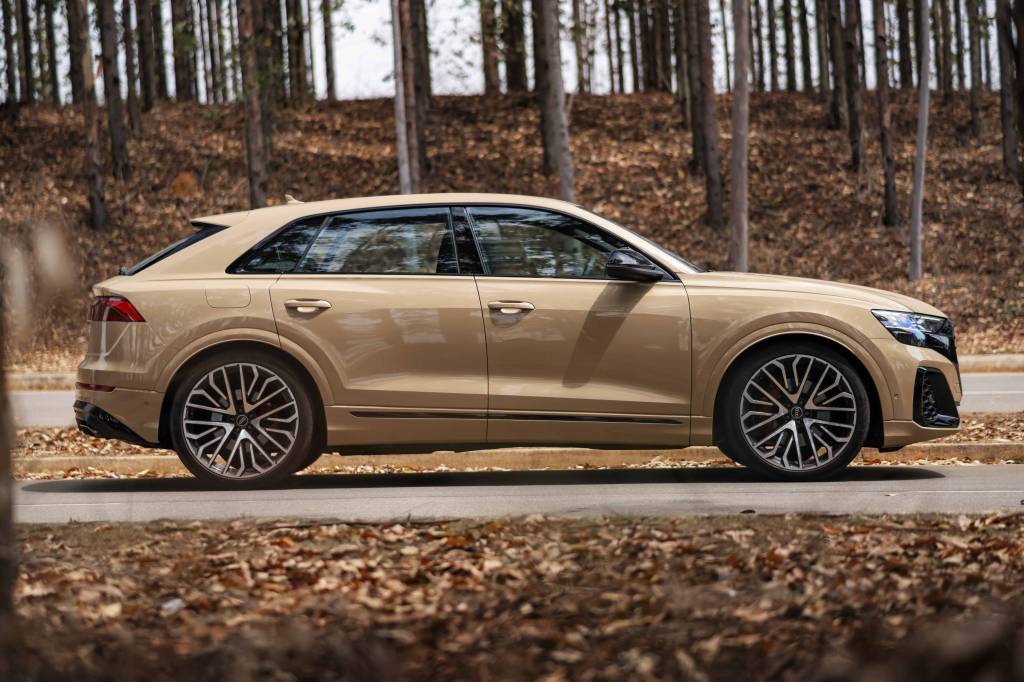 _LEO5375 Audi Q8 2025
