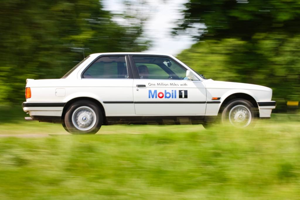 Sempre pronta para o próximo desafio, a marca Mobil 1 completa 50 anos