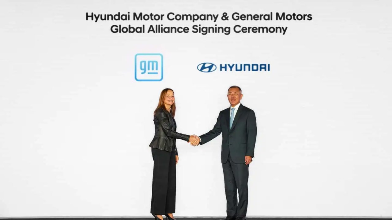 hyundai-and-general-motors-sign-memorandum-of-understanding (1)