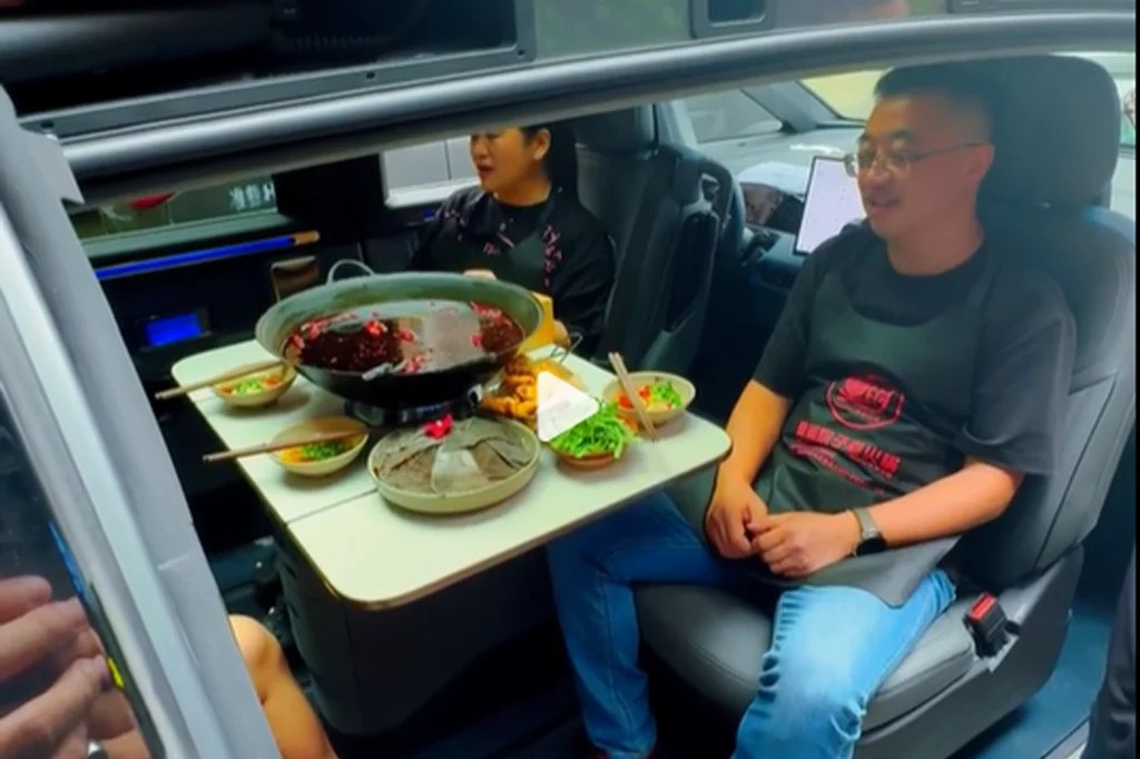 Depois do karaokê, mesa de jantar pode virar tendência em carros chineses?