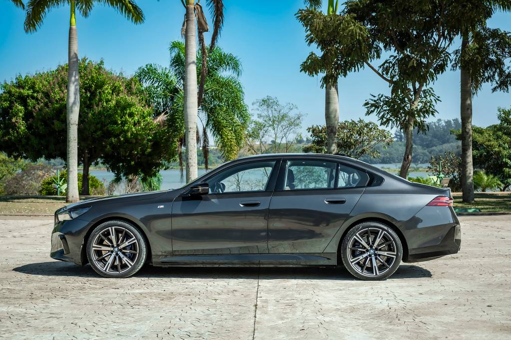 2FLP3990-2 BMW i5 M60