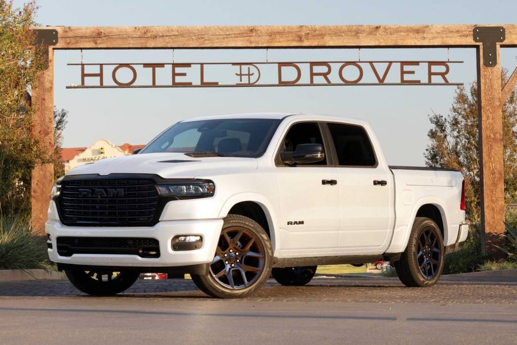 Ram 1500 pode voltar a ter motor V8 5.7 e versão TRX a pedido dos clientes