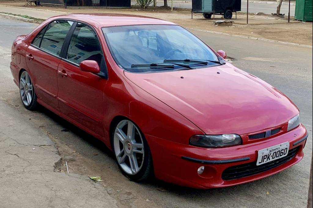 Este Fiat Marea tem motor do Chevrolet Onix e poderá ser seu