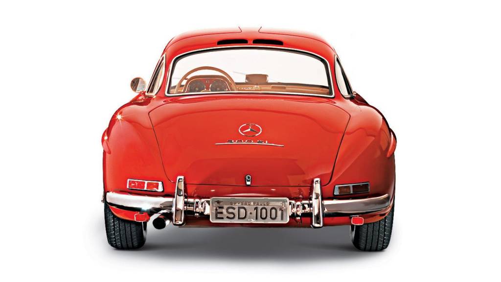 O 300SL, automóvel da Mercedes-Benz testado pela revista Quatro Rodas. O 300SL, automóvel da Mercedes-Benz testado pela revista Quatro Rodas.
