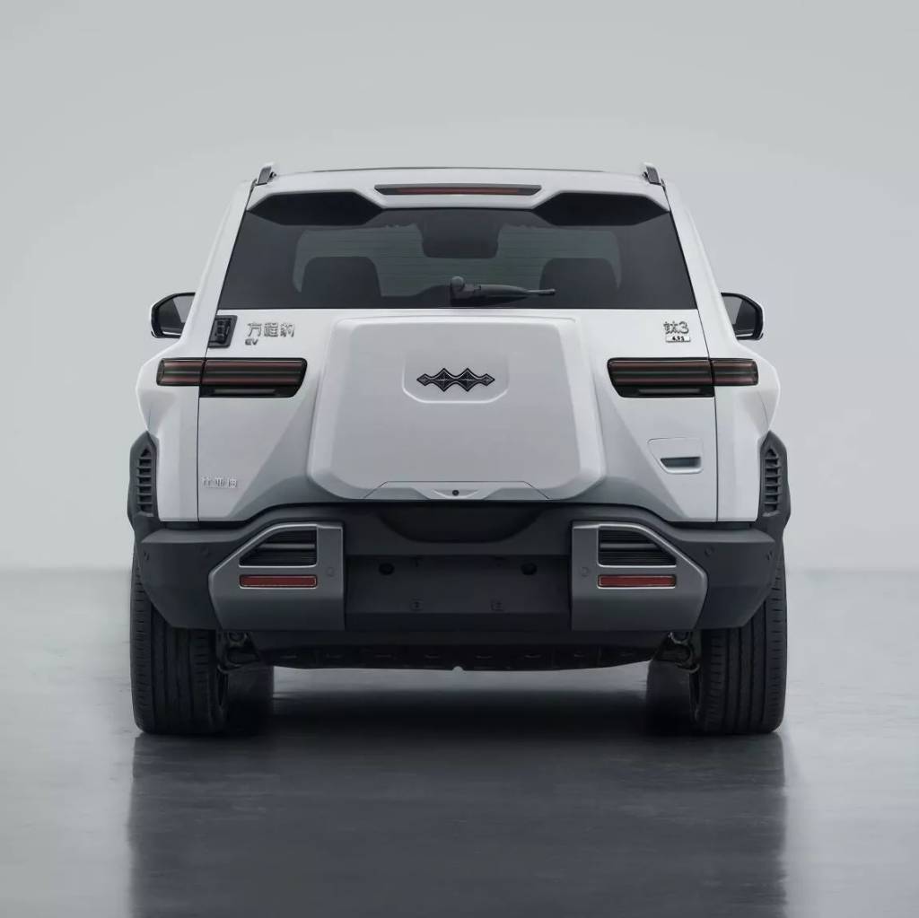 BYD-Titanium-3-2