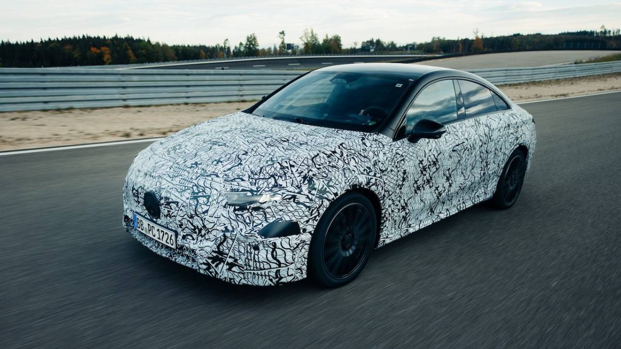 Novo Mercedes-Benz CLA camuflado