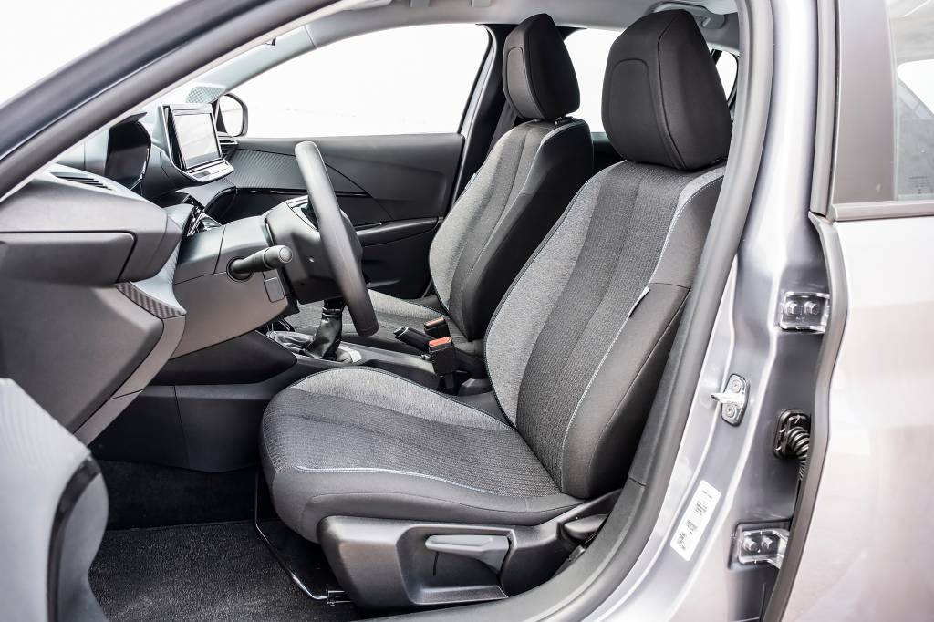 Peugeot 208 manual 2025 (10) Peugeot 208 Style manual 2025