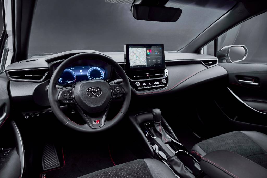 corollaGRSinterior_1 (1) Toyota Corolla GRS 2025