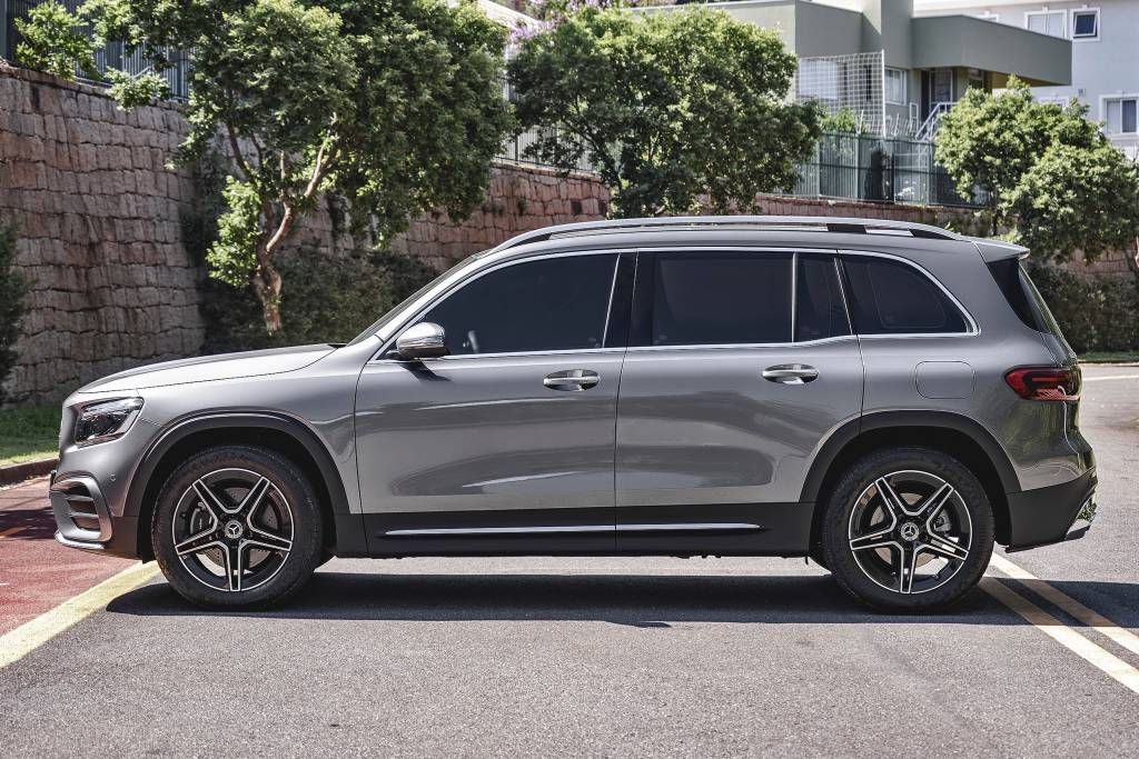 mercedes-benz-glb-220-2025-flp-qr (1) Mercedes-Benz GLB 220 2025