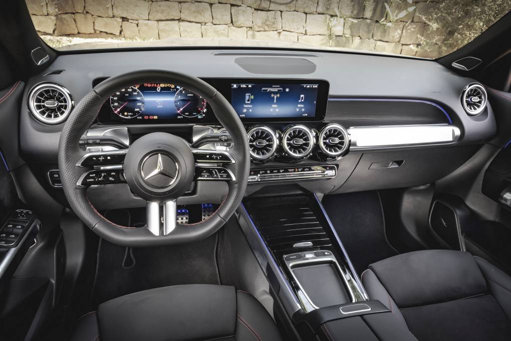mercedes-benz-glb-220-2025-flp-qr (3) Mercedes-Benz GLB 220 2025