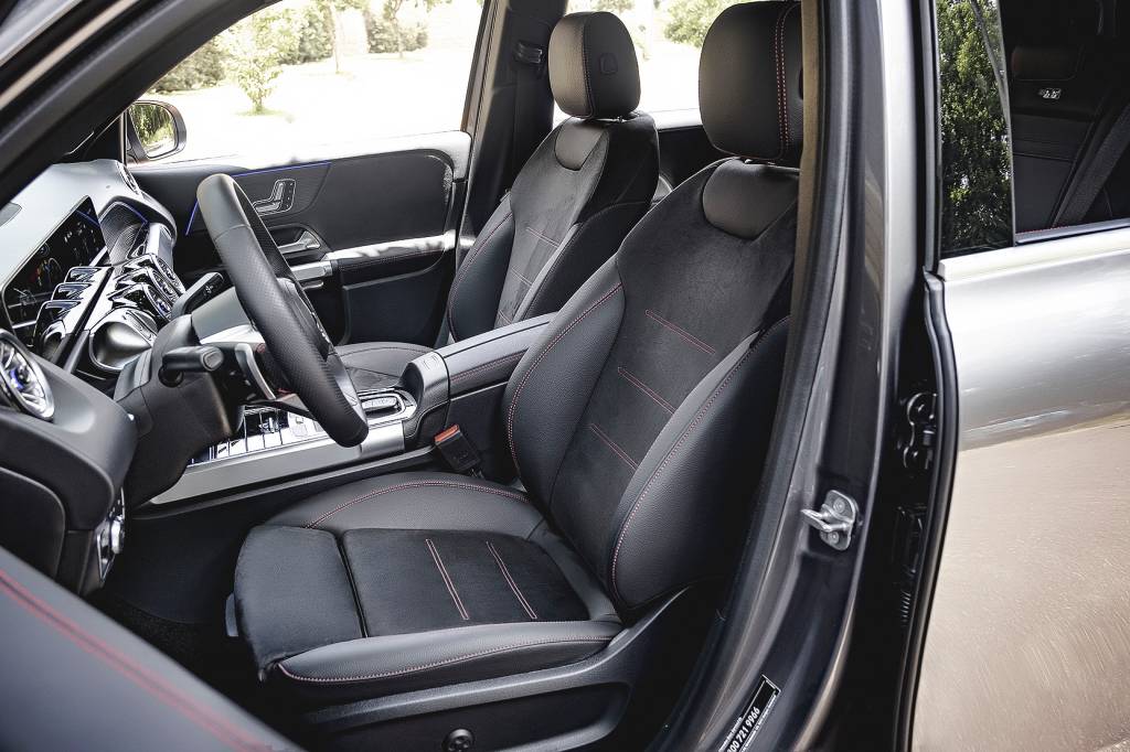 mercedes-benz-glb-220-2025-flp-qr (4) Mercedes-Benz GLB 220 2025