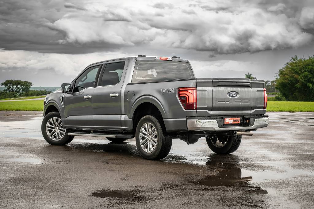 02_F150_2FLP7436 Ford F-150 Lariat