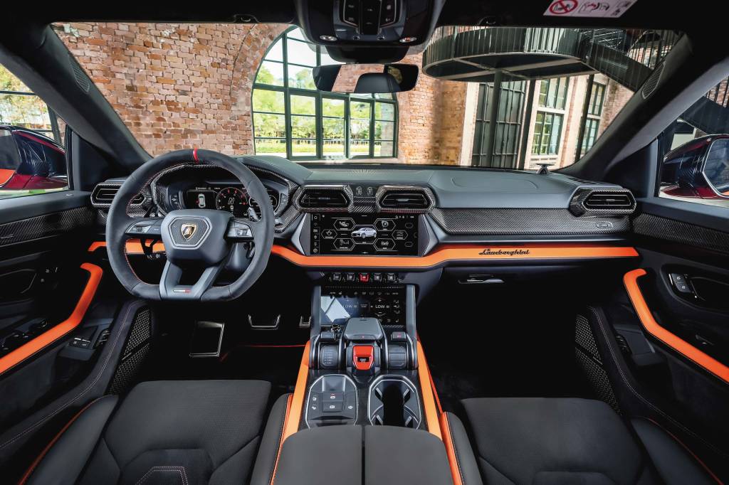 LAMBORGHINI URUS SE PHEV LAMBORGHINI URUS SE PHEV