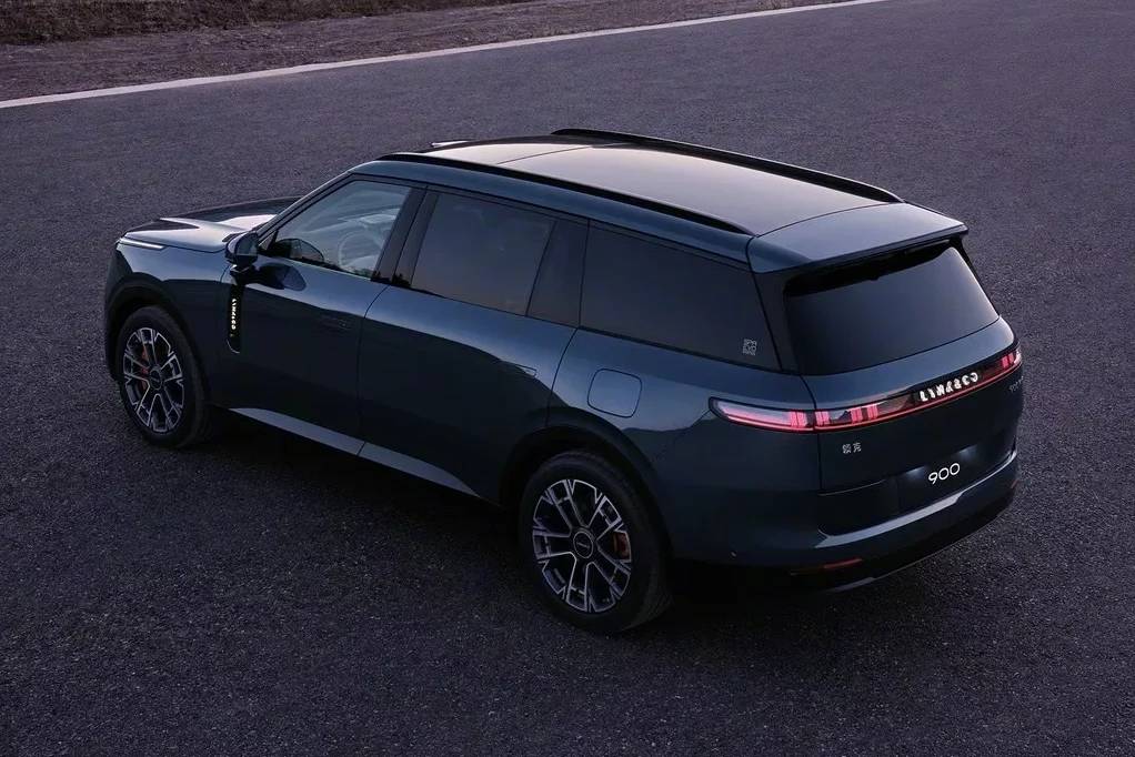Lynk-Co-900-7 Lynk & Co 900