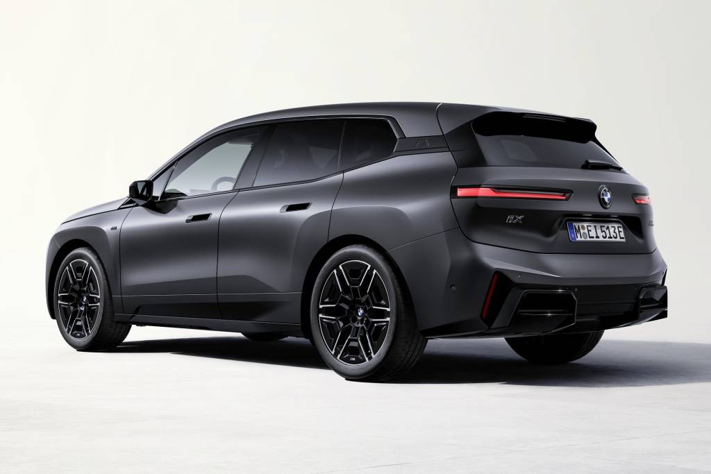 P90585192_highRes_the-new-bmw-ix-m70-x BMW iX M70 xDrive
